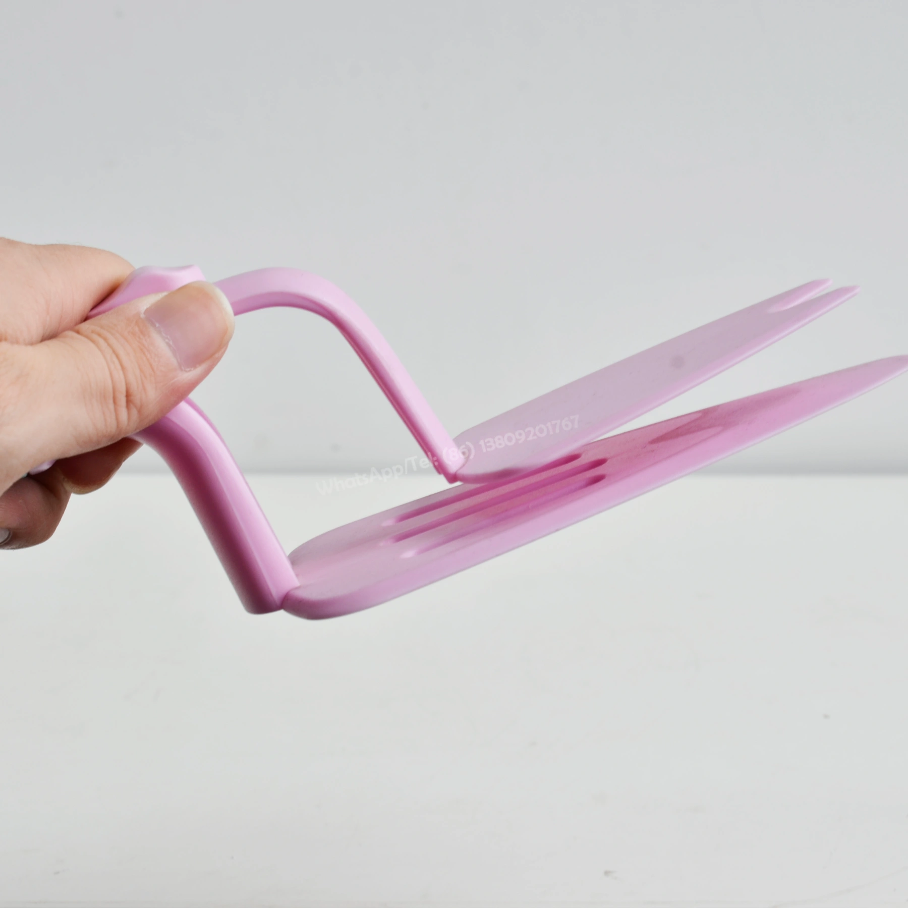 China Kitchen Tools Factory Butter Triangle Spatula Shovel Exporter