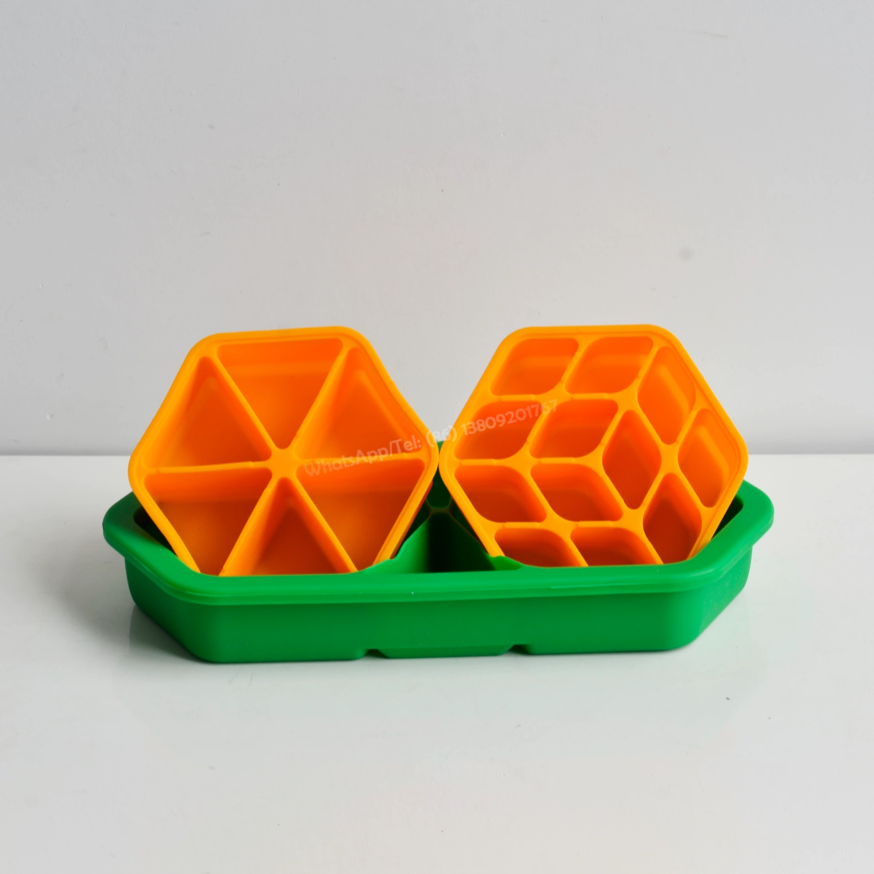 Çin OEM ODM Kapaklı Özel Silikon Buz Küpü Kalıp Üretici