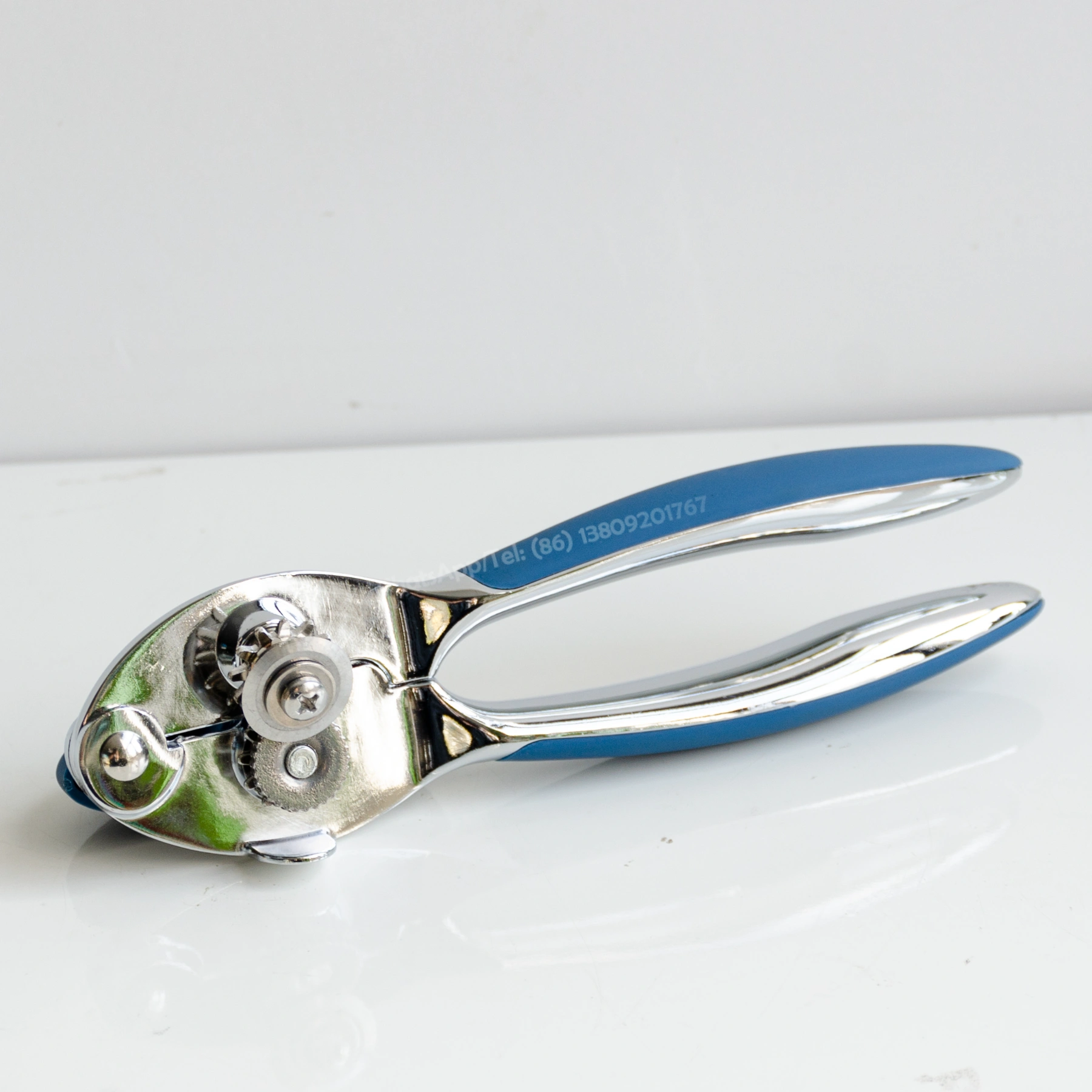 中国のキッチン用品工場から缶切りの卸売りをカスタムバルクで調達