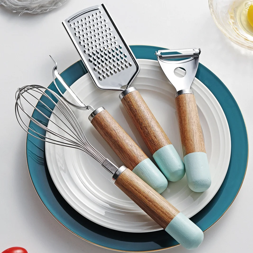 Wholesale Kitchen Gadgets Set Peeler Garter Egg Beater Whisk 4