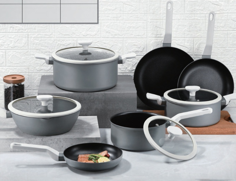 أواني طهي من الألومنيوم المطروق